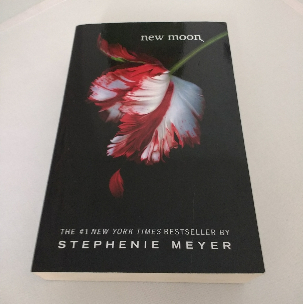 new moon paperback